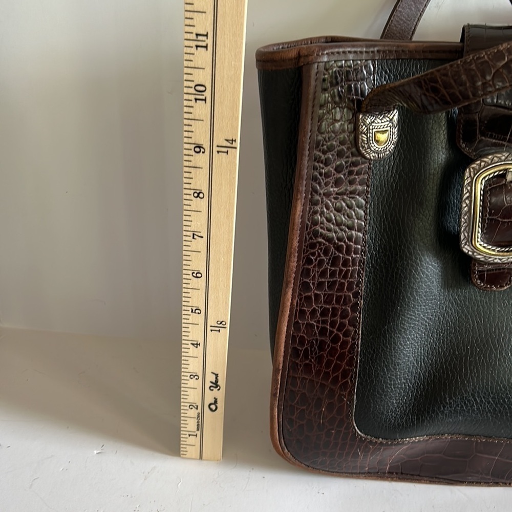 Vintage Brighton black/tan shoulder bag/purse. Lovely gold and silver accents. - Picture 11 of 14